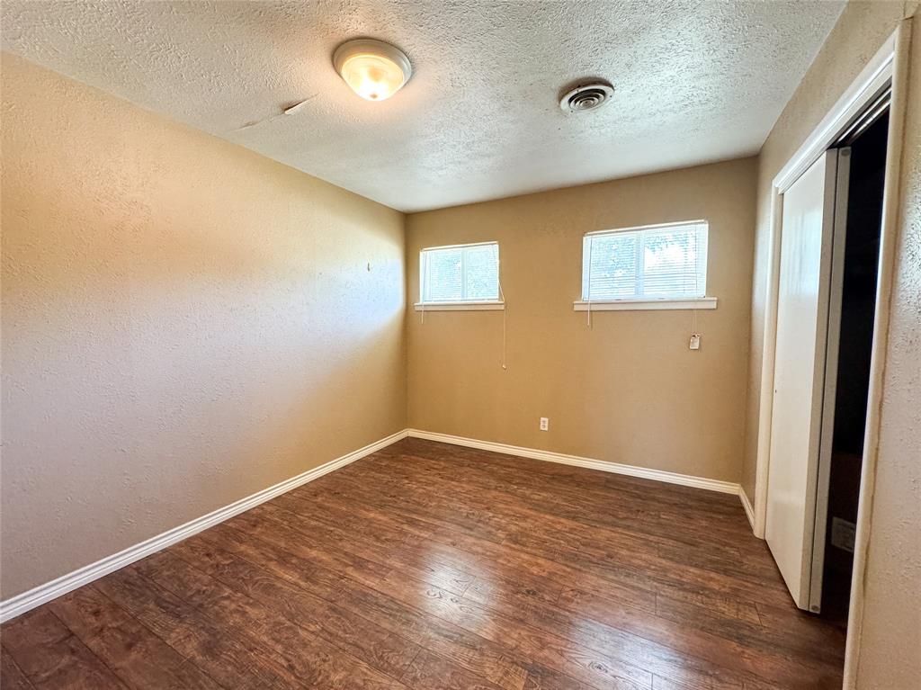 203 N Avenue M Property Photo 11