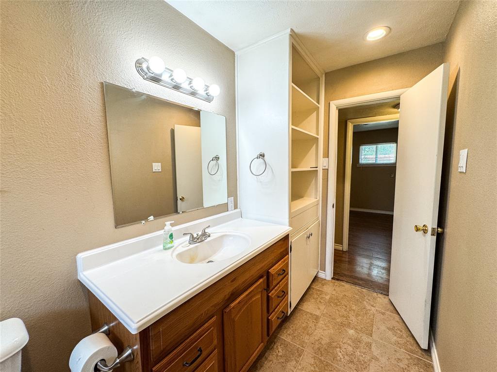 203 N Avenue M Property Photo 14