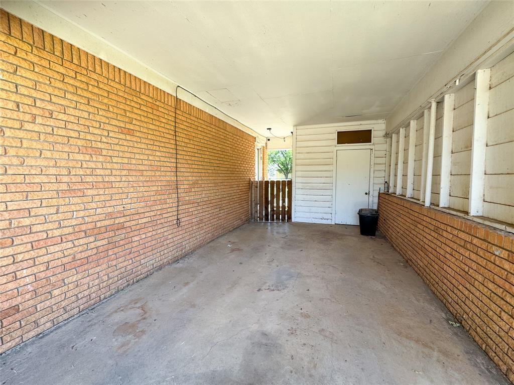 203 N Avenue M Property Photo 21