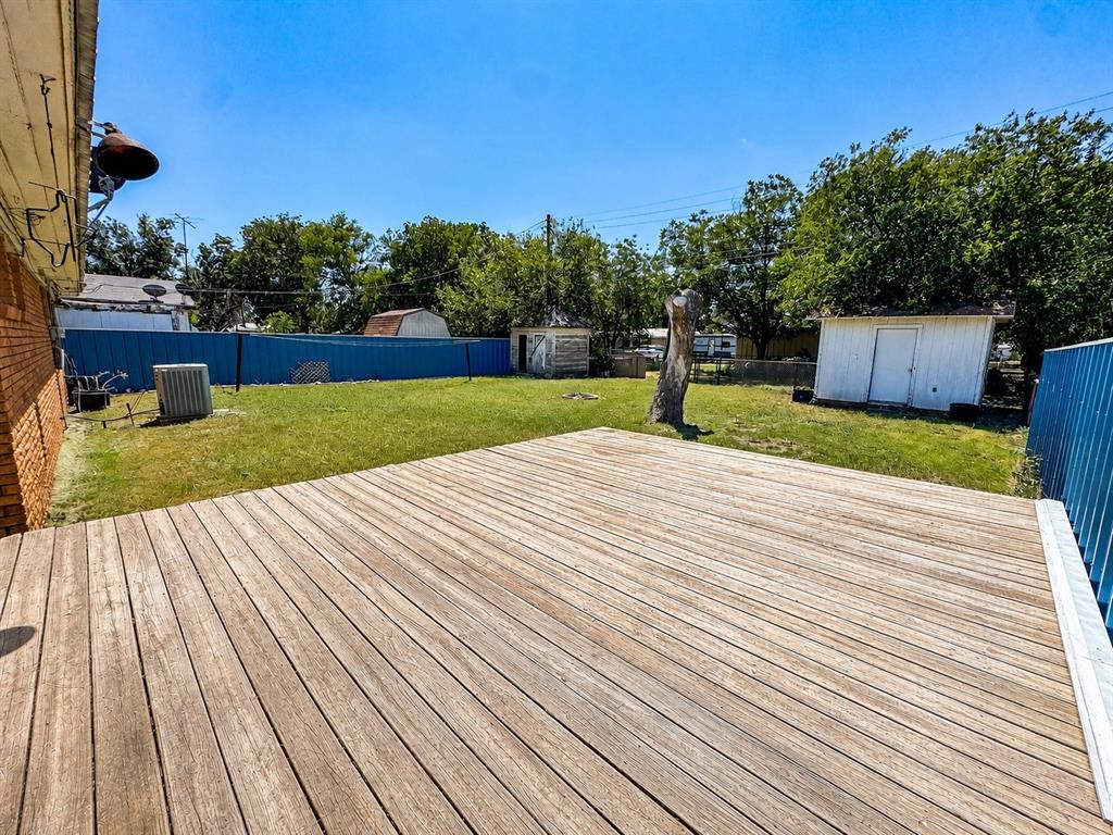 203 N Avenue M Property Photo 23
