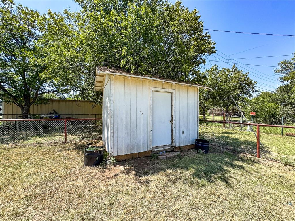 203 N Avenue M Property Photo 24