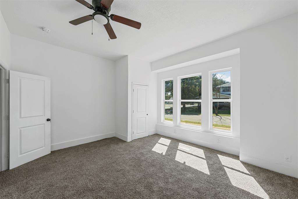 1825 Lyle Avenue Property Photo 6