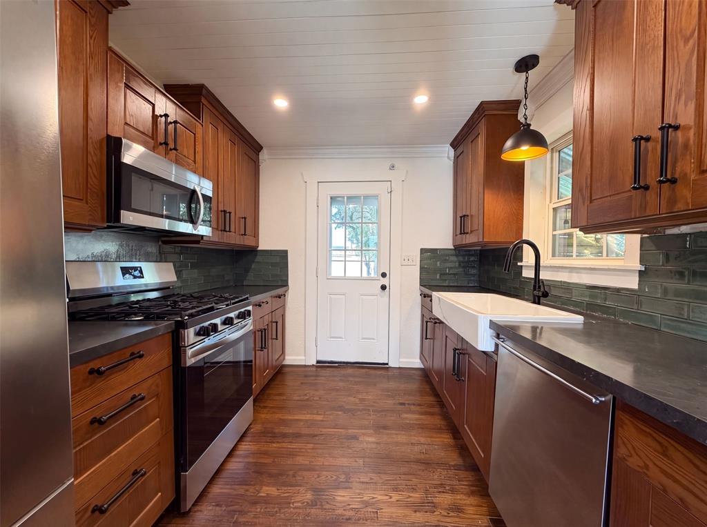 1856 Carl Street Property Photo 2