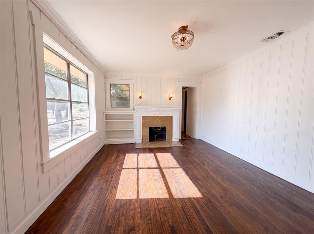 1856 Carl Street Property Photo 3