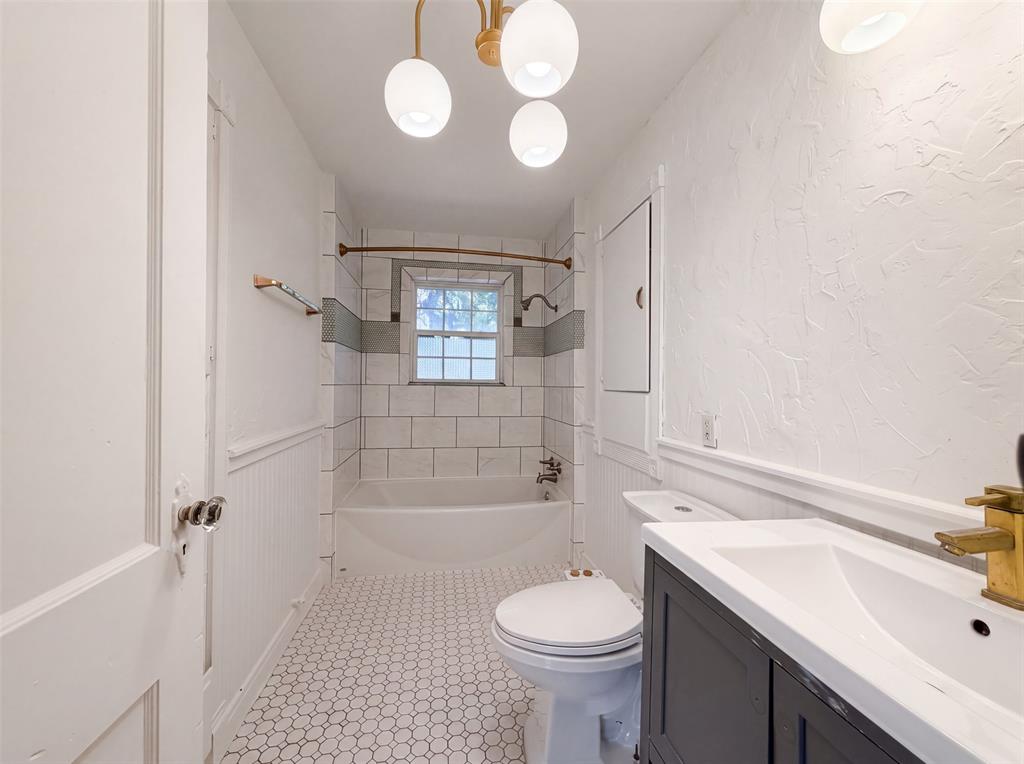 1856 Carl Street Property Photo 13