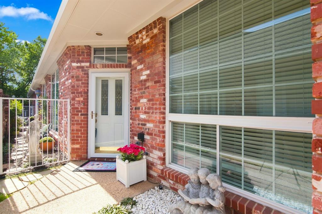 528 Chateau Trail Property Photo 4