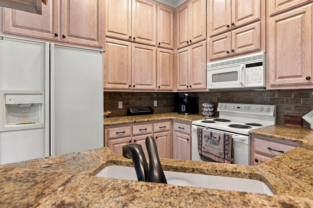 528 Chateau Trail Property Photo 15