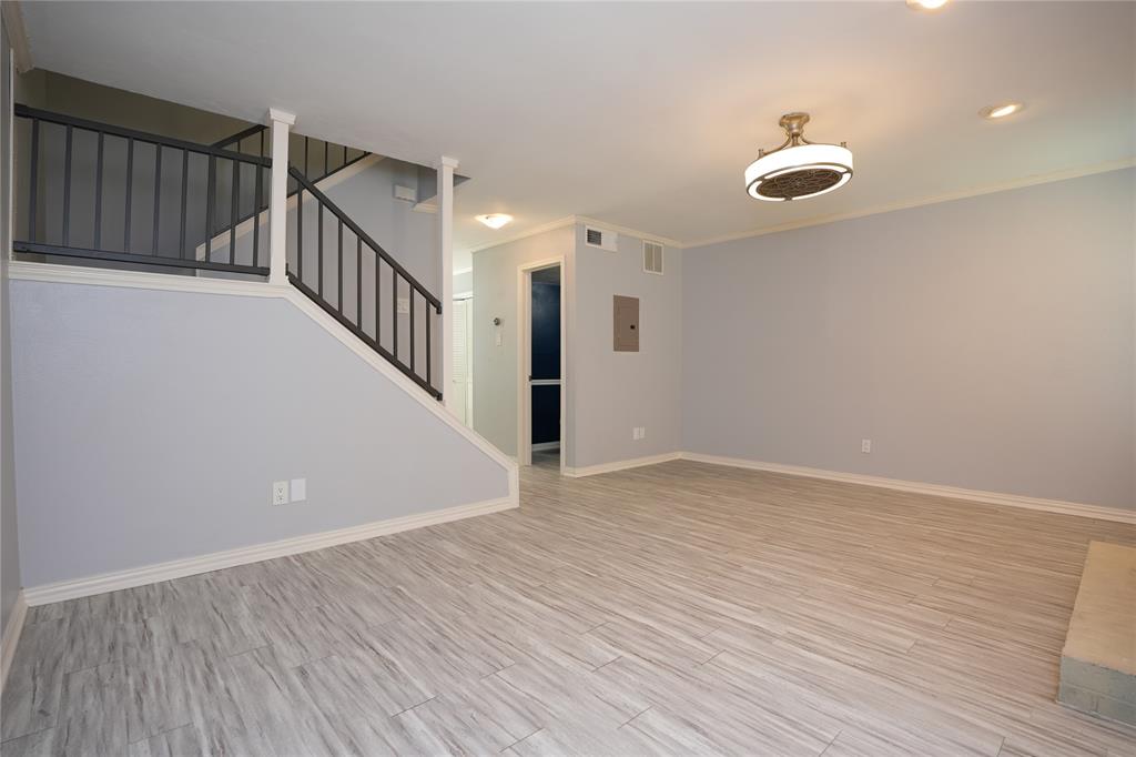 2276 Colony Court Property Photo 8