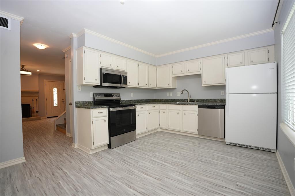 2276 Colony Court Property Photo 12