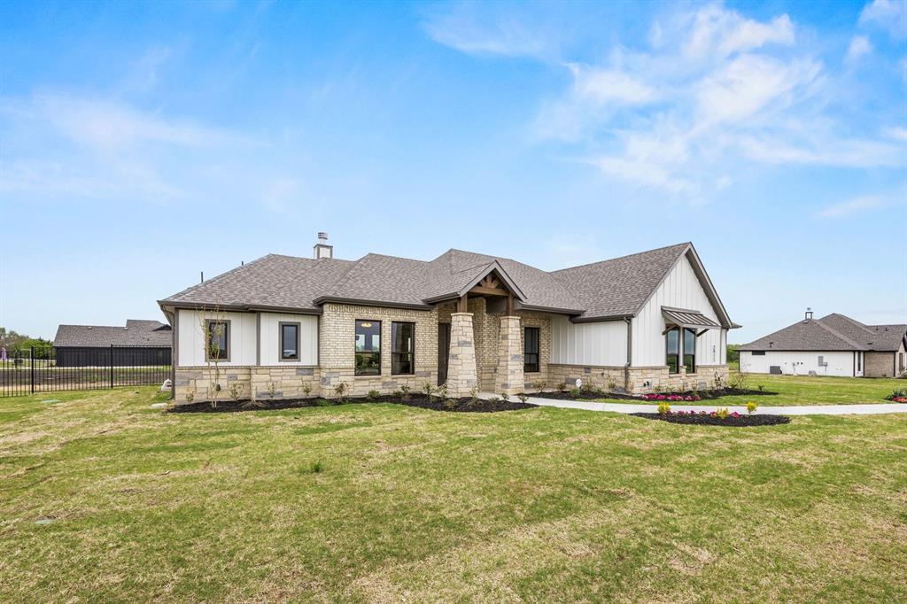 2911 Stella Rose Court Property Photo 2