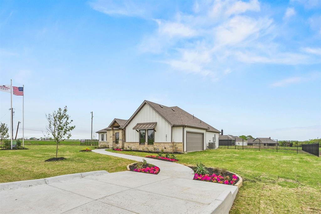 2911 Stella Rose Court Property Photo 3