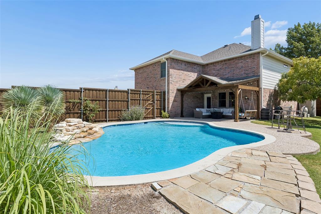 2903 Meadow Bluff Drive Property Photo 2
