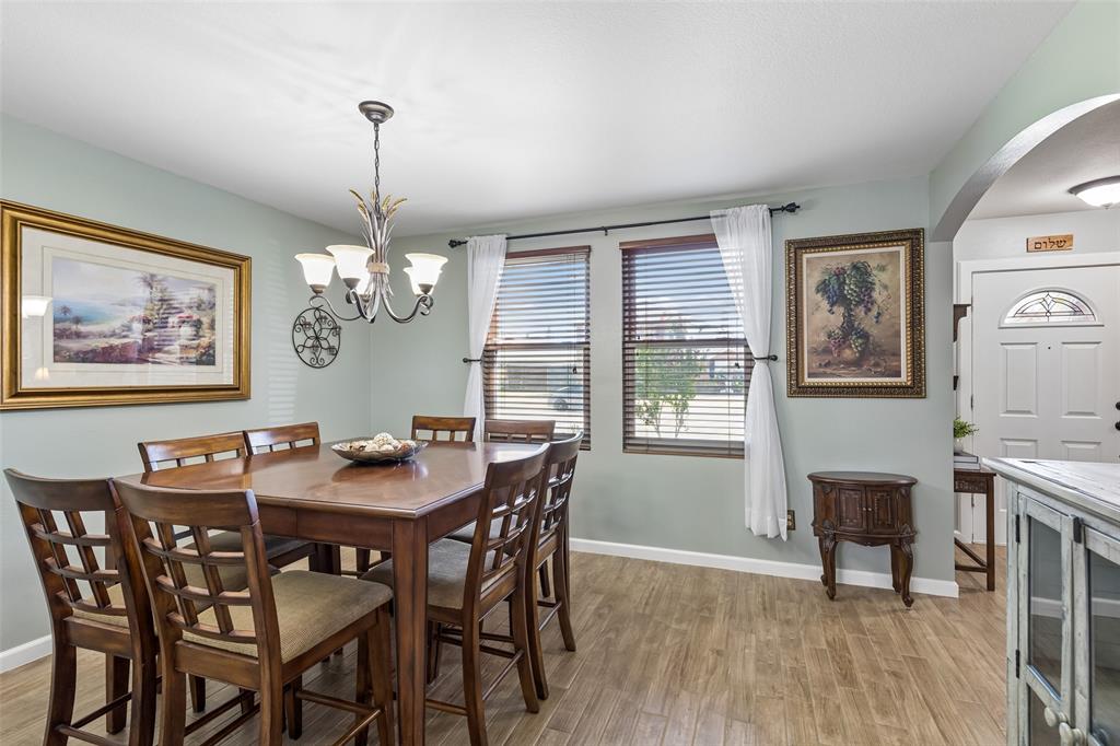 2903 Meadow Bluff Drive Property Photo 10