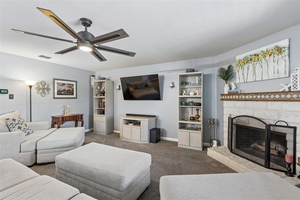 2903 Meadow Bluff Drive Property Photo 12