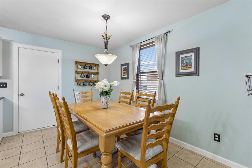 2903 Meadow Bluff Drive Property Photo 18