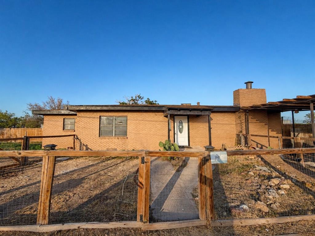 5211 Longshore Drive Property Photo 1