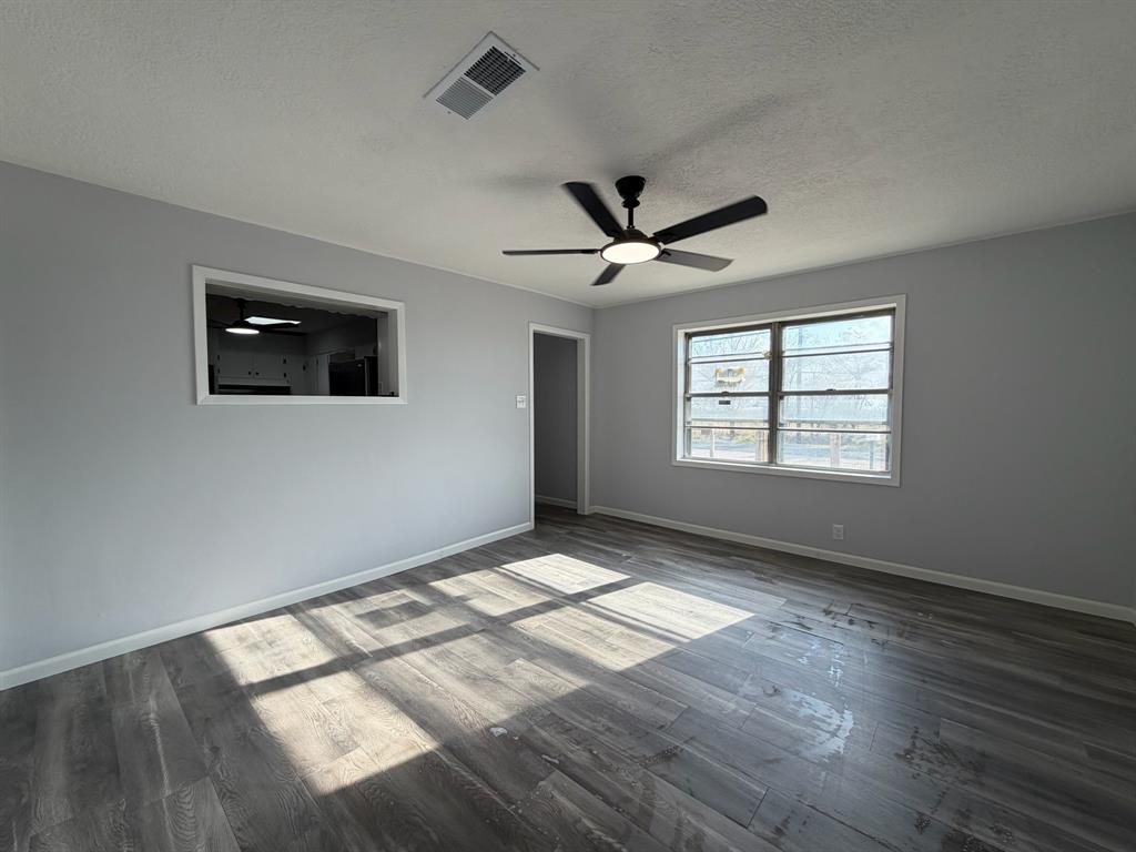 5211 Longshore Drive Property Photo 11
