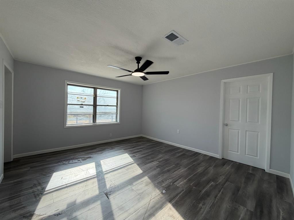 5211 Longshore Drive Property Photo 14