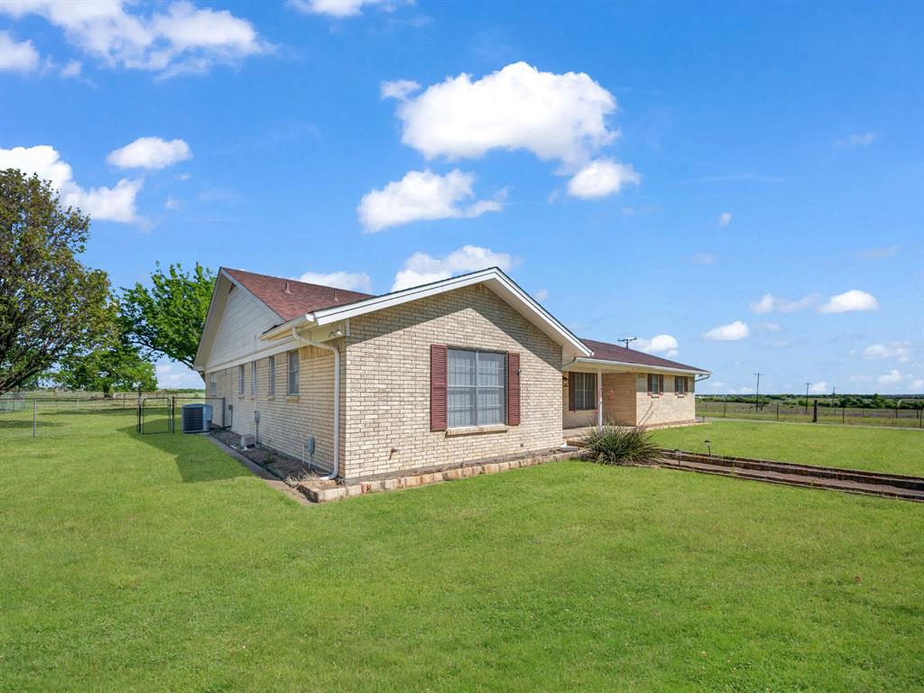 5108 Woodard Avenue Property Photo 4