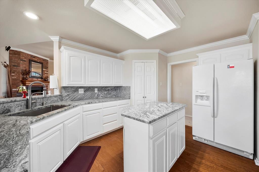 1025 Oak Hollow Lane Property Photo 10