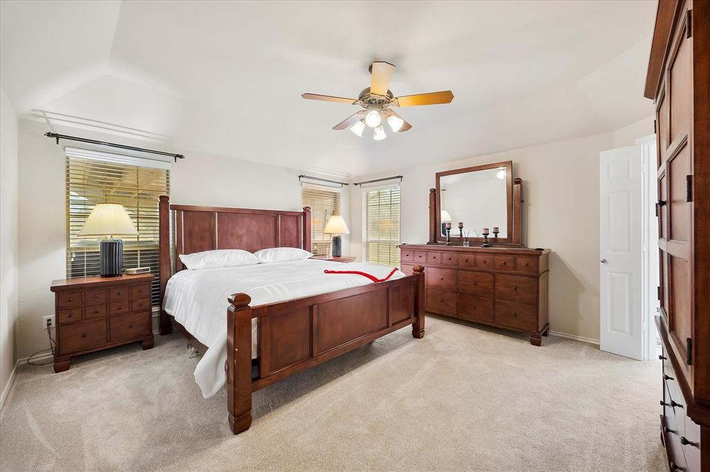 1025 Oak Hollow Lane Property Photo 15