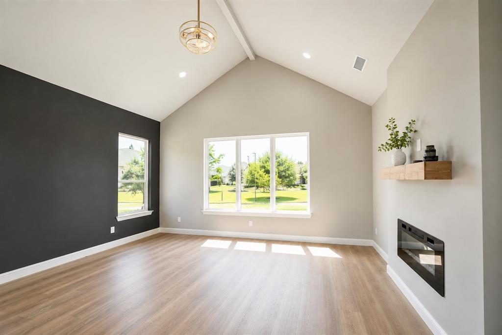 1012 Devonshire Drive Property Photo 19