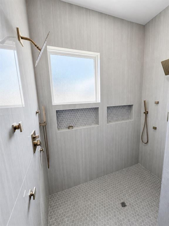 1012 Devonshire Drive Property Photo 23