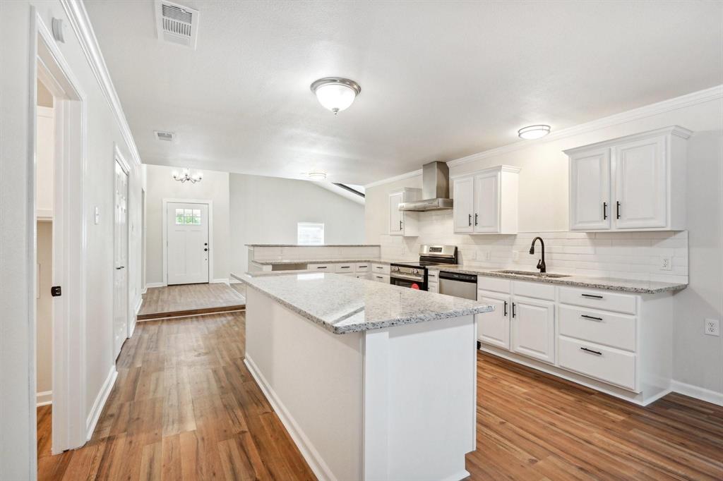 2103 Wheaton Drive Property Photo 1
