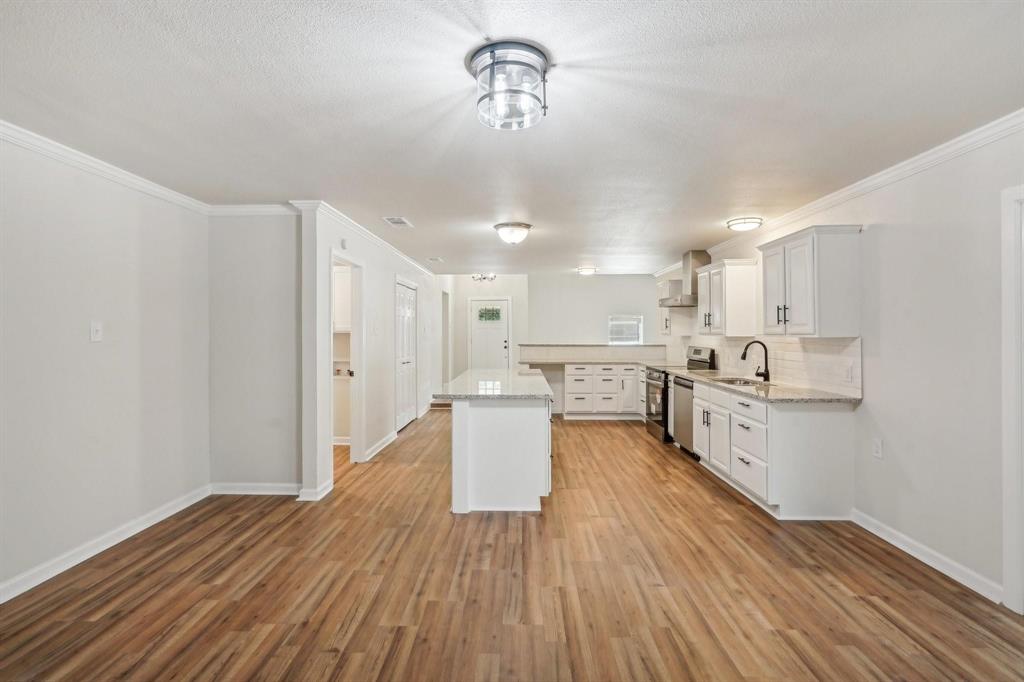 2103 Wheaton Drive Property Photo 4