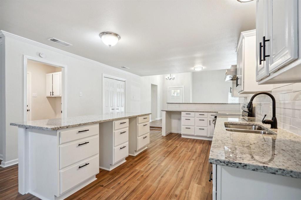 2103 Wheaton Drive Property Photo 6
