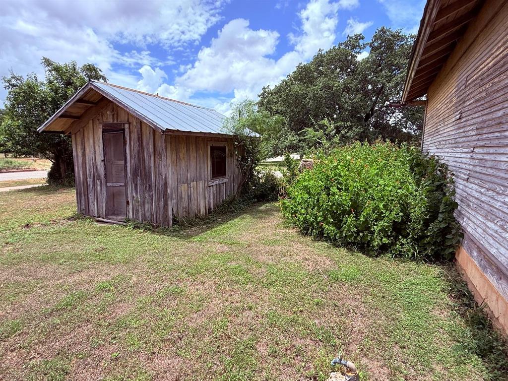 806 S Willow Street Property Photo 11