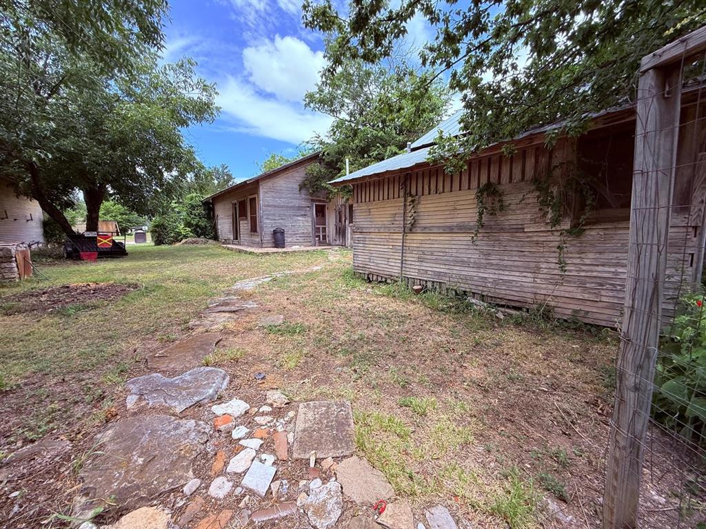 806 S Willow Street Property Photo 13