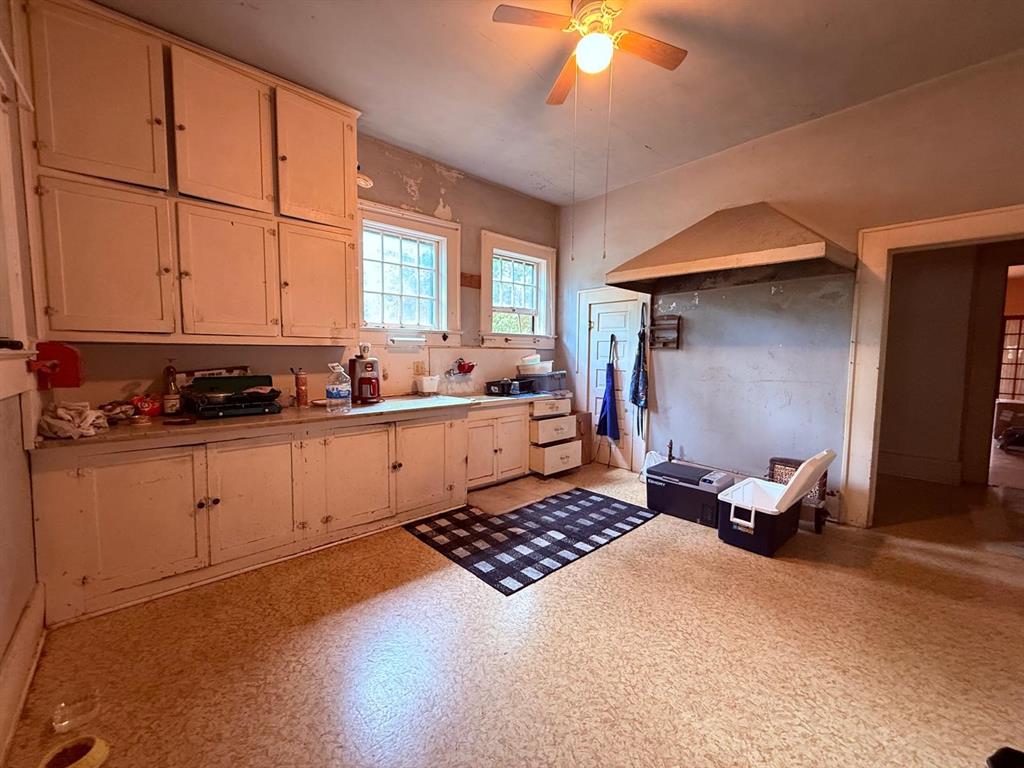 806 S Willow Street Property Photo 18