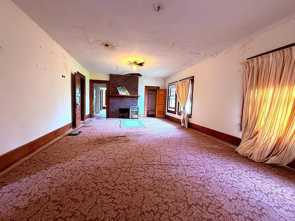 806 S Willow Street Property Photo 25