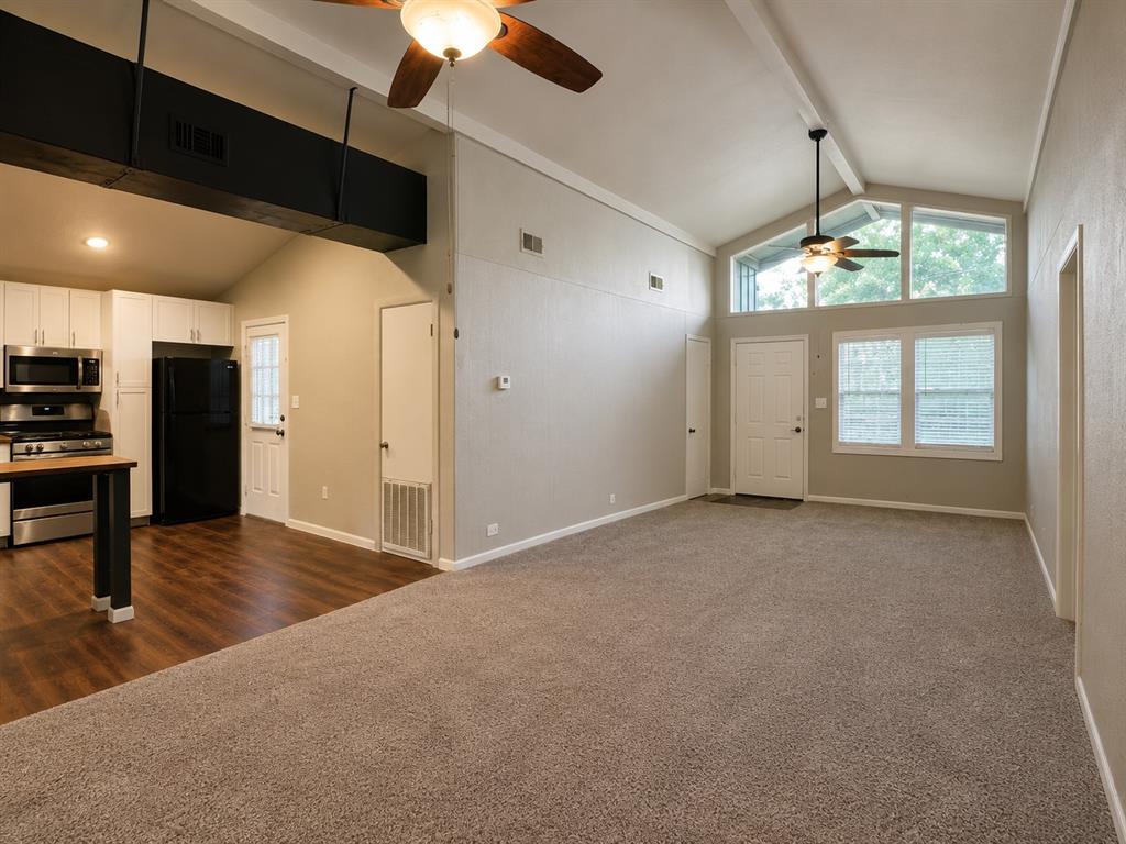 414 E Main Street Property Photo 9