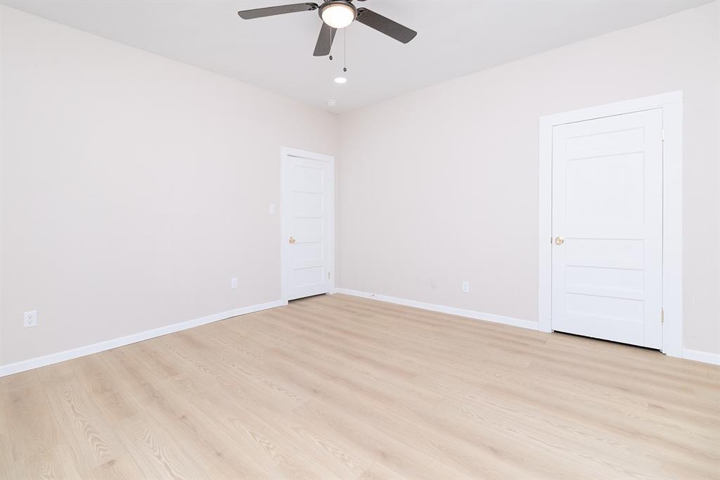 906 S Walnut Property Photo 14