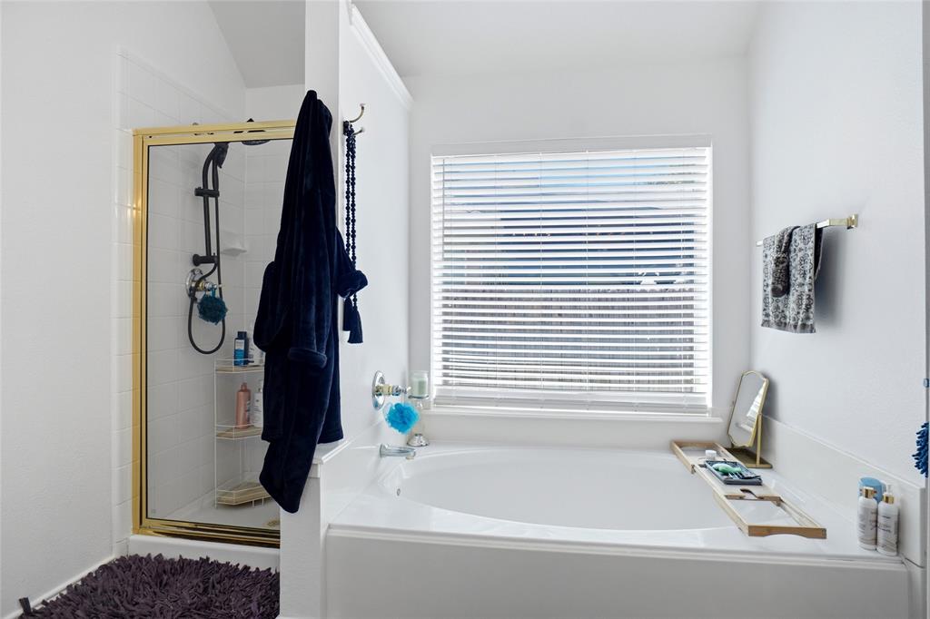 1602 Meadow Park Drive Property Photo 8