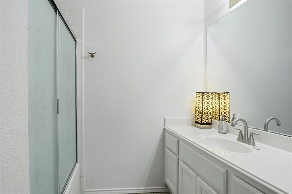 1602 Meadow Park Drive Property Photo 11