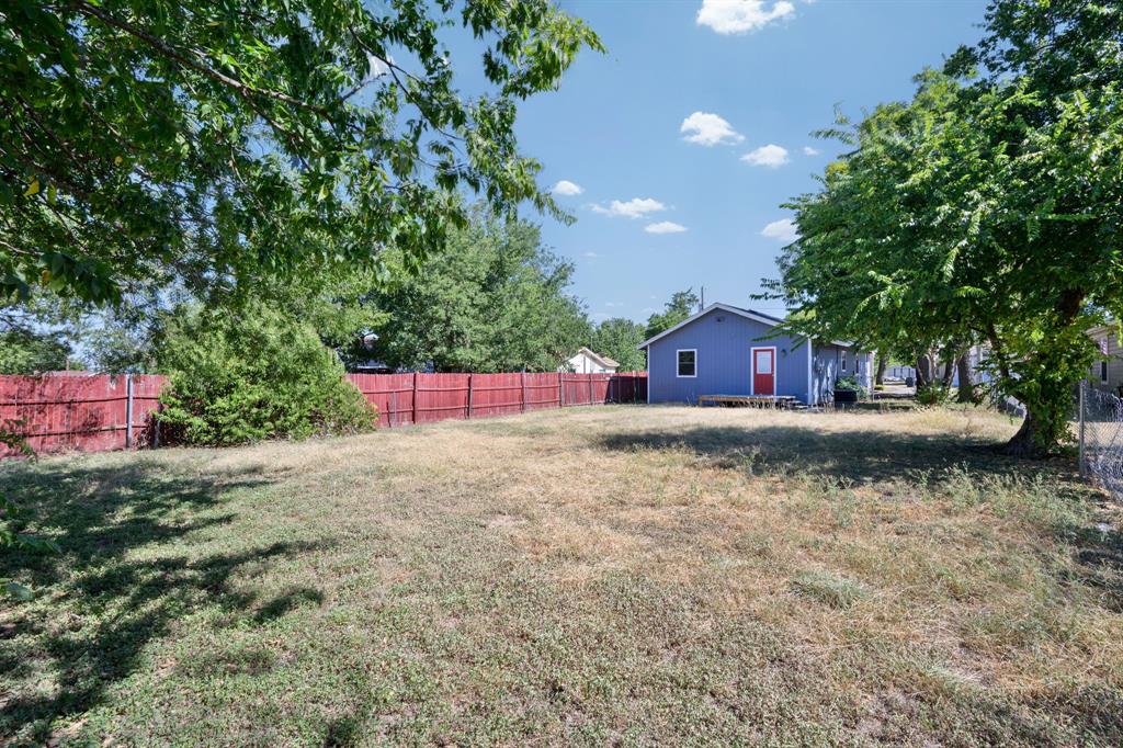 1210 Elmira Street Property Photo 3