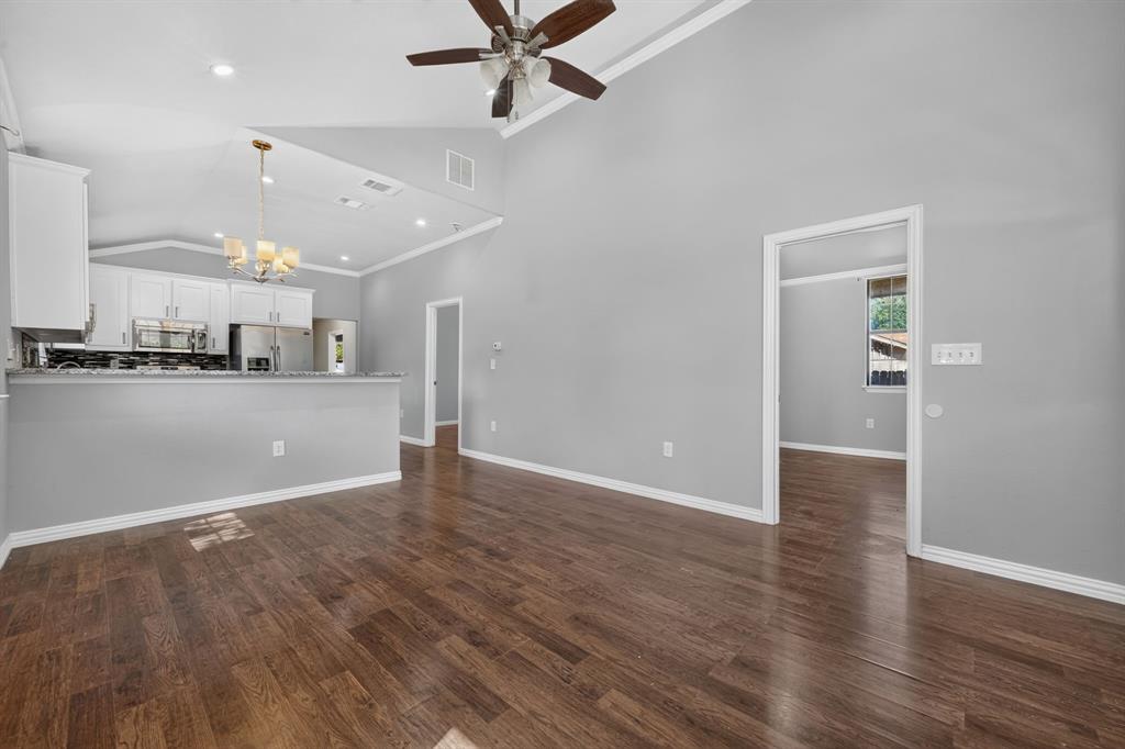 1210 Elmira Street Property Photo 6