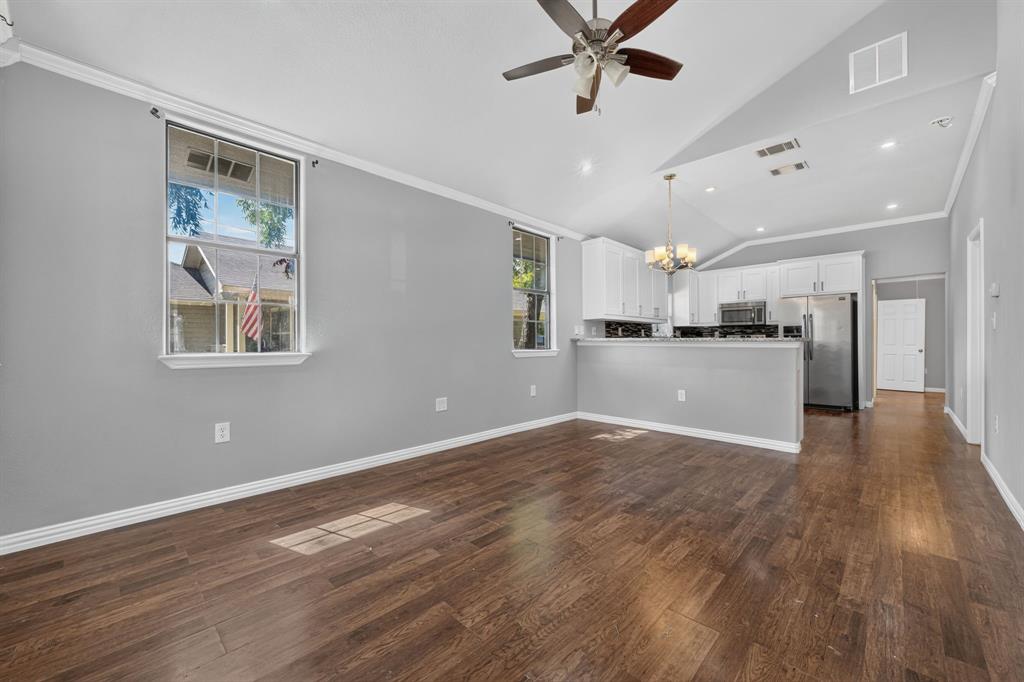1210 Elmira Street Property Photo 8