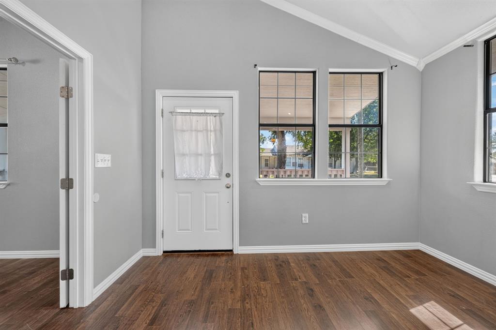 1210 Elmira Street Property Photo 14