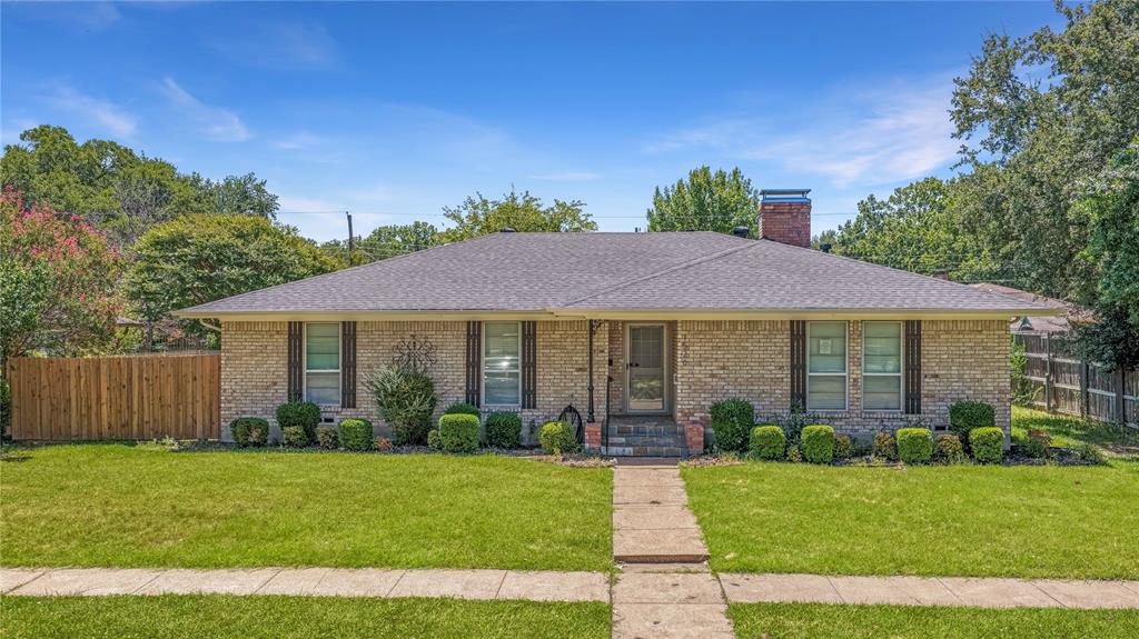 1526 Charleston Drive Property Photo 1