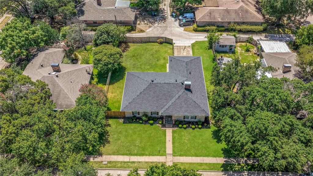 1526 Charleston Drive Property Photo 4