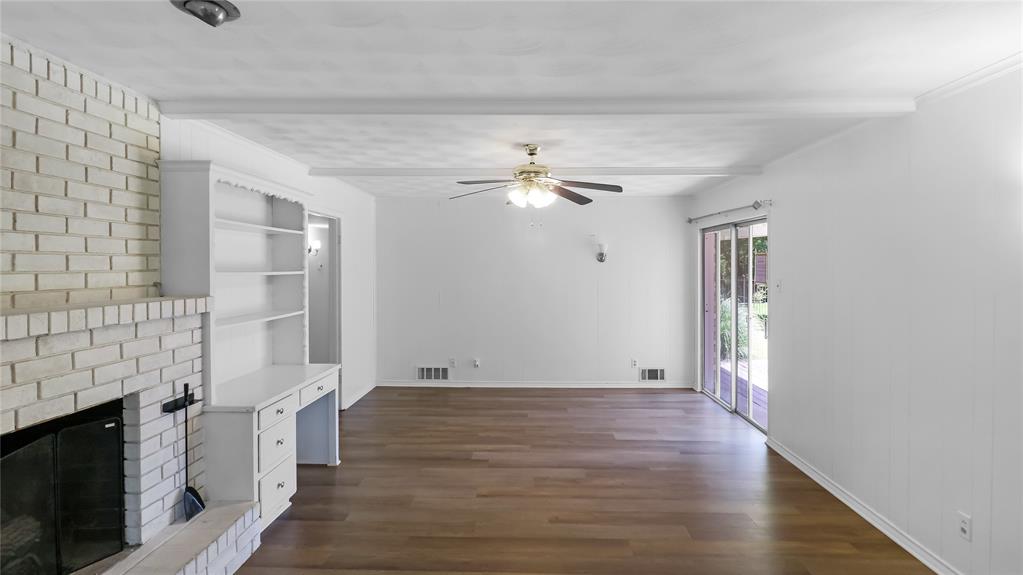 1526 Charleston Drive Property Photo 7