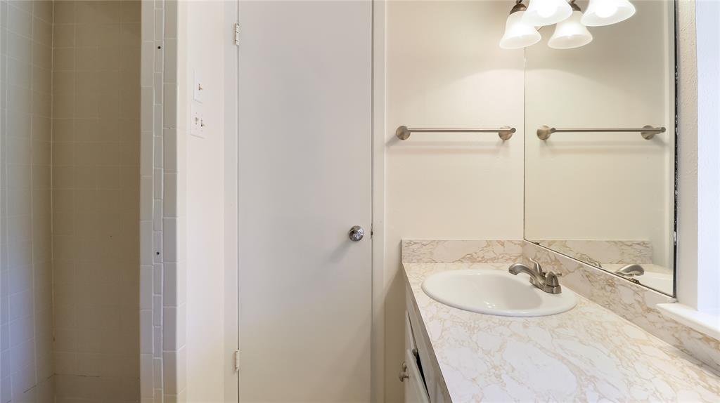 1526 Charleston Drive Property Photo 20