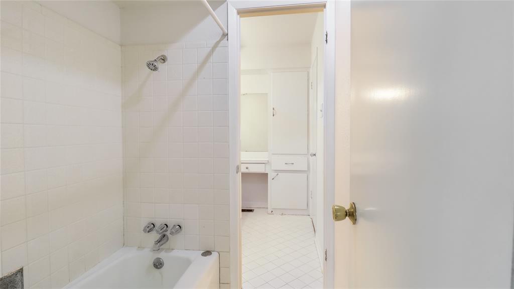 1526 Charleston Drive Property Photo 24