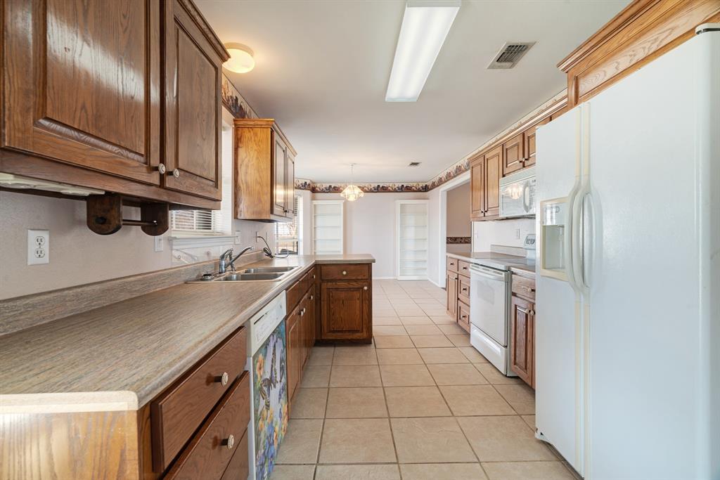3754 County Road 11300 Property Photo 8