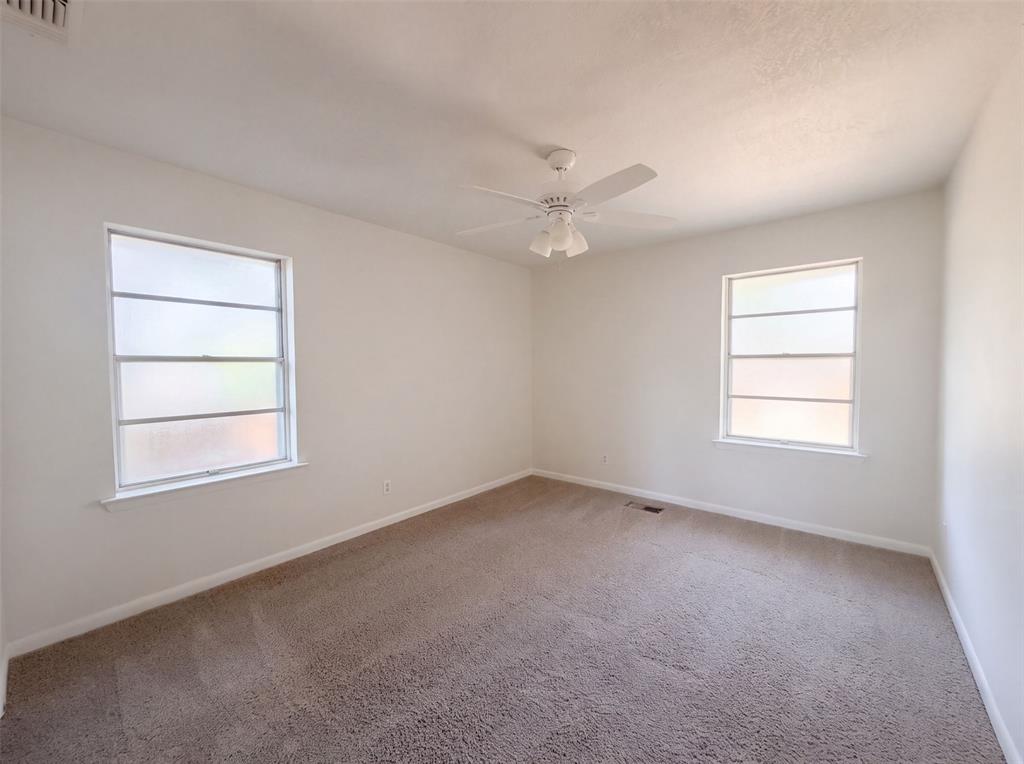 808 Griffin Street Property Photo 8
