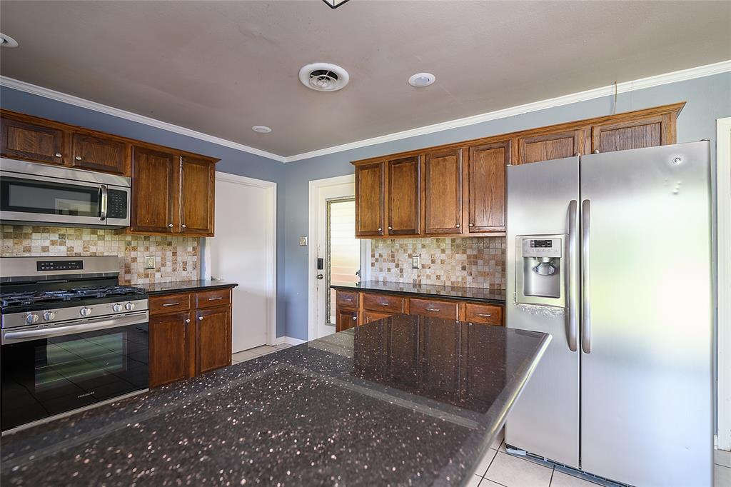 5810 Lovers Lane Property Photo 4